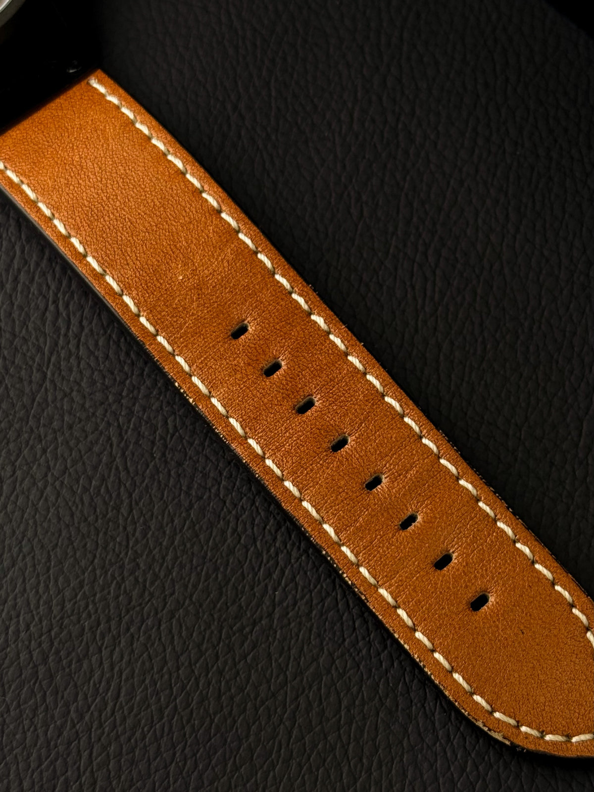 Montre Chronographe CURREN En Cuir Model 8380